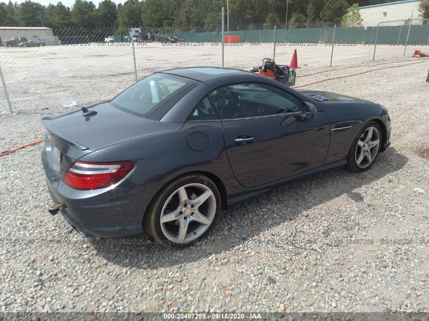 VIN WDDPK5HA1DF067590 2013 Mercedes-Benz SLK-Class,... no.4