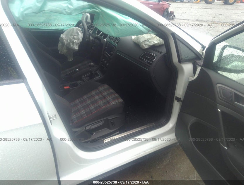 3VW5T7AU0LM009044