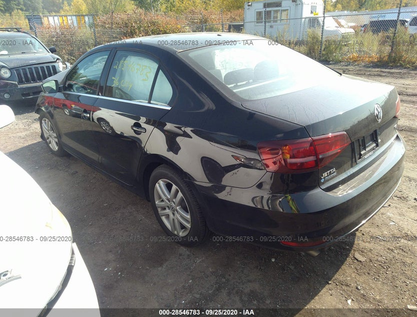 3VW2B7AJ5HM211526