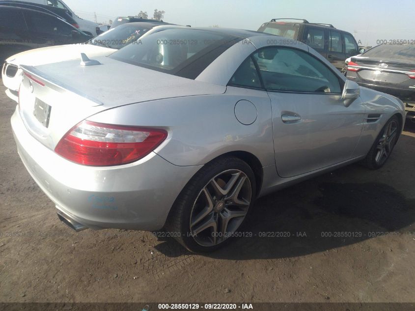 VIN WDDPK4HA9DF052748 2013 Mercedes-Benz SLK-Class,... no.4