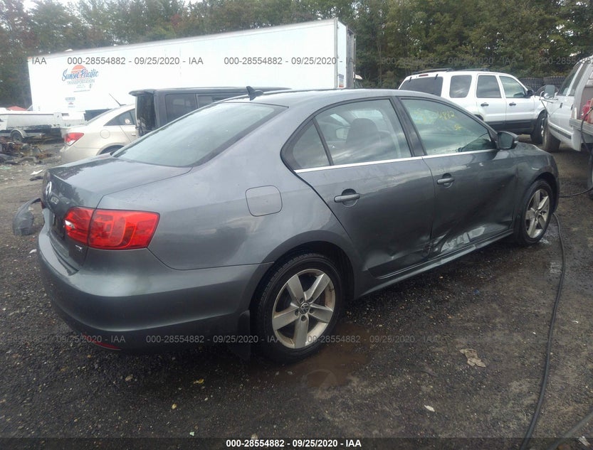 3VWLL7AJ6DM201177