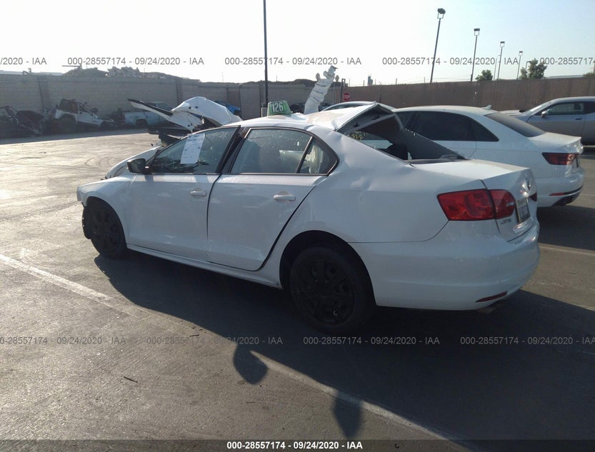 3VW2K7AJ1DM371641