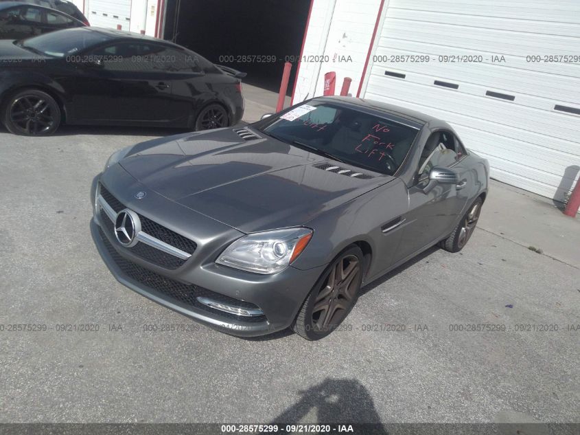 VIN WDDPK4HA3FF104524 2015 Mercedes-Benz SLK-Class,... no.2