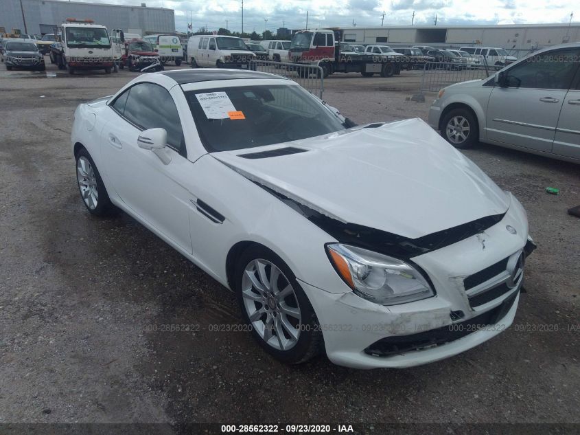 VIN WDDPK3JA3GF121670 2016 Mercedes-Benz SLK-Class,... no.1