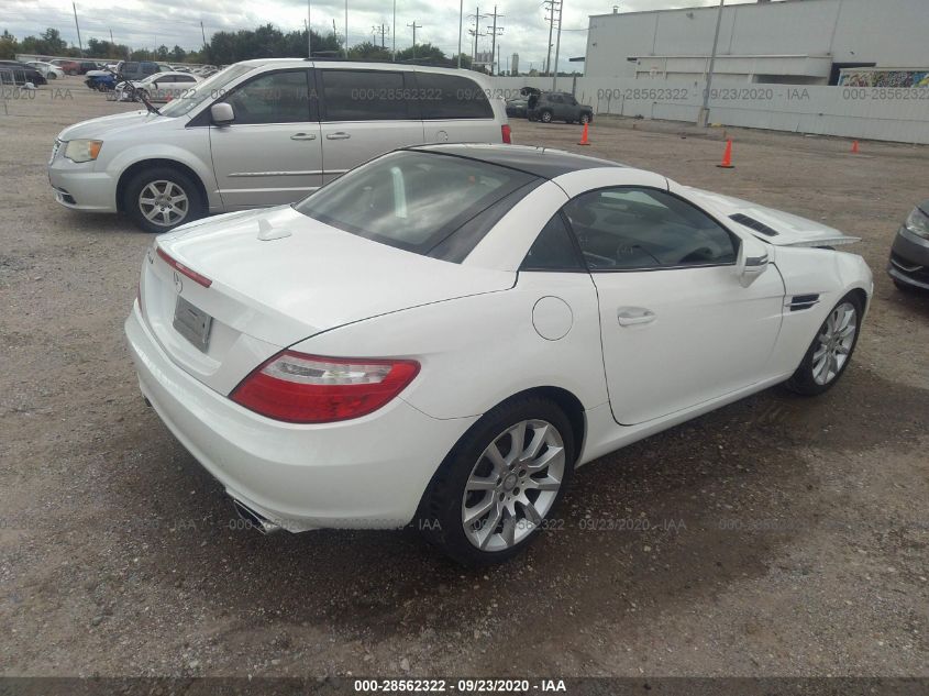 VIN WDDPK3JA3GF121670 2016 Mercedes-Benz SLK-Class,... no.4