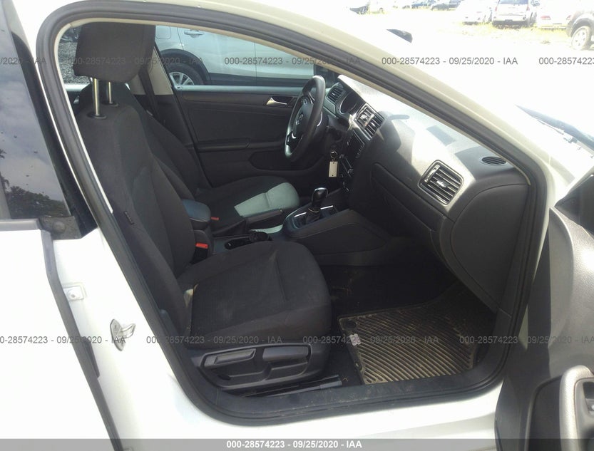 3VW267AJ6GM359347