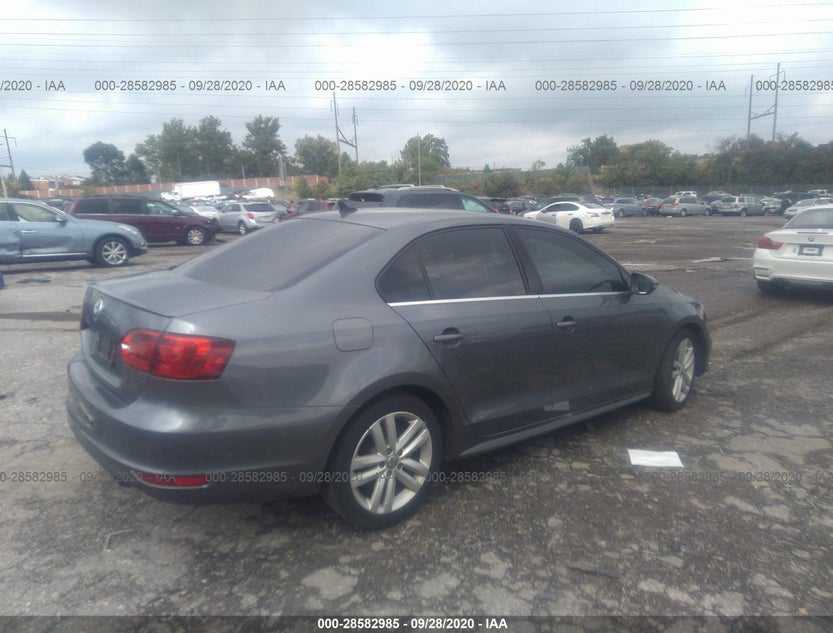 3VW4A7AJ7CM100416