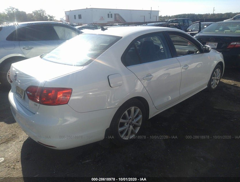 3VWD17AJ9EM309529