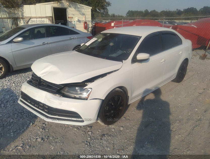 3VW2B7AJ8HM326833