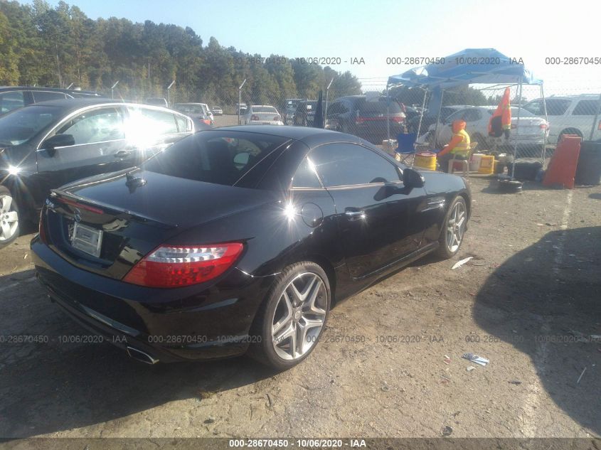 VIN WDDPK5HA2GF115327 2016 Mercedes-Benz SLK-Class,... no.4