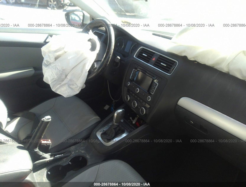 3VW637AJ1DM230387