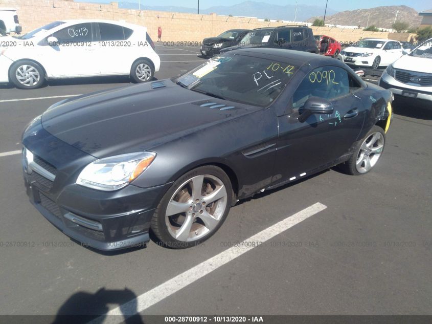 VIN WDDPK5HA9FF101990 2015 Mercedes-Benz SLK-Class,... no.2