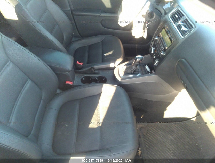3VWDX7AJ6CM309841