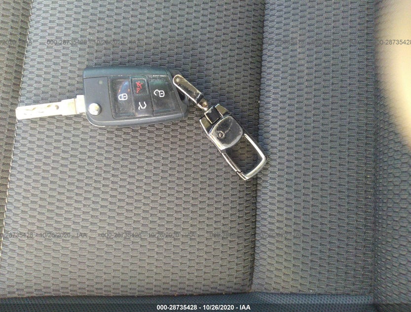 3VW217AU5JM758184
