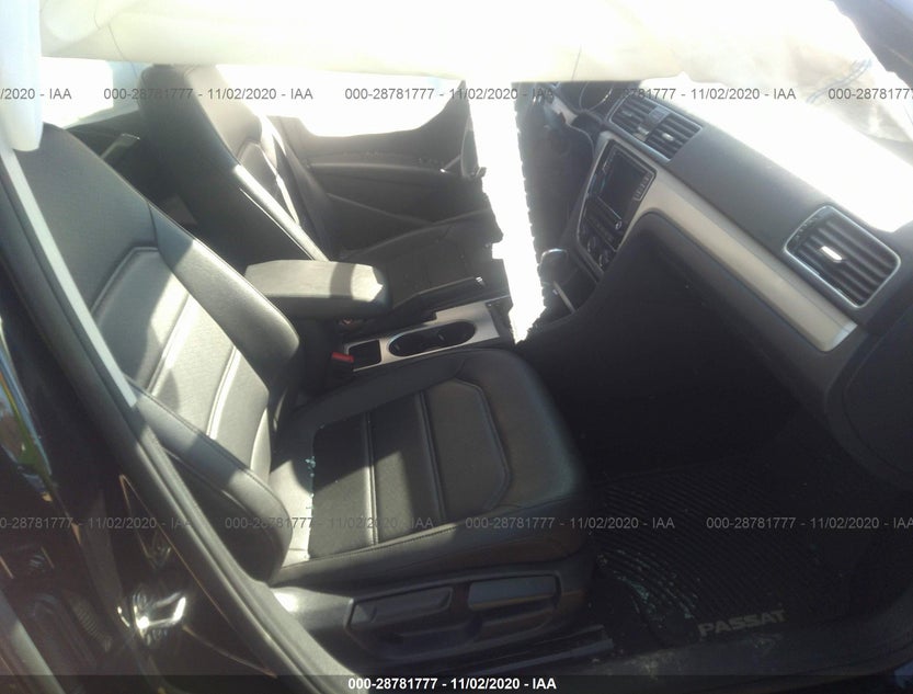 1VWLA7A35KC002823