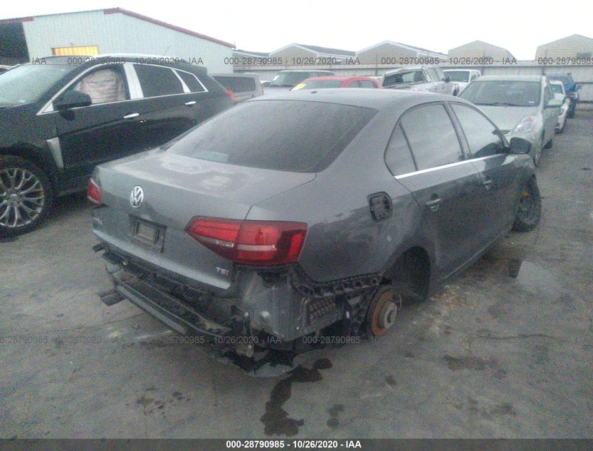 3VW2B7AJXHM273598