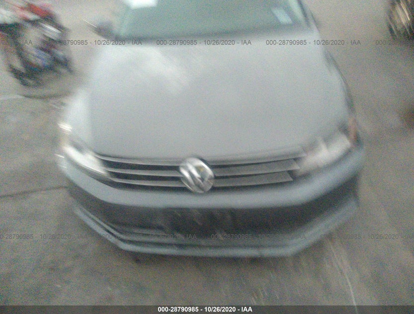 3VW2B7AJXHM273598