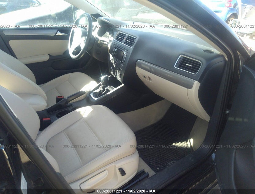 3VWLL7AJ2DM385971