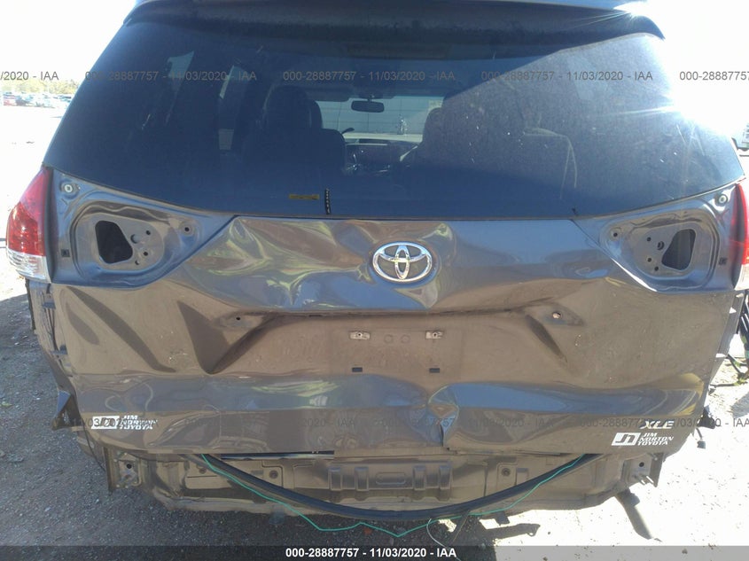 2013 Toyota Sienna Xle V6 8 Passenger VIN: 5TDYK3DC3DS364595 Lot: 28887757