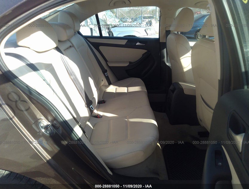 3VWDX7AJ0CM009499