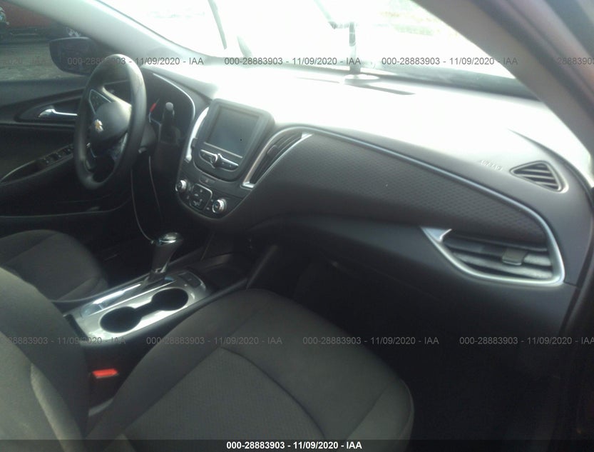 1G1ZB5ST2HF152093