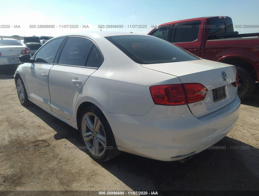 3VW2K7AJ9CM323349