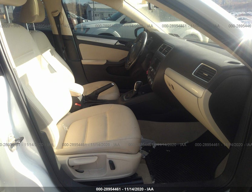 3VW637AJ9EM312594