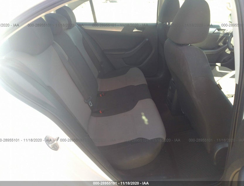 3VW2B7AJ8HM235755