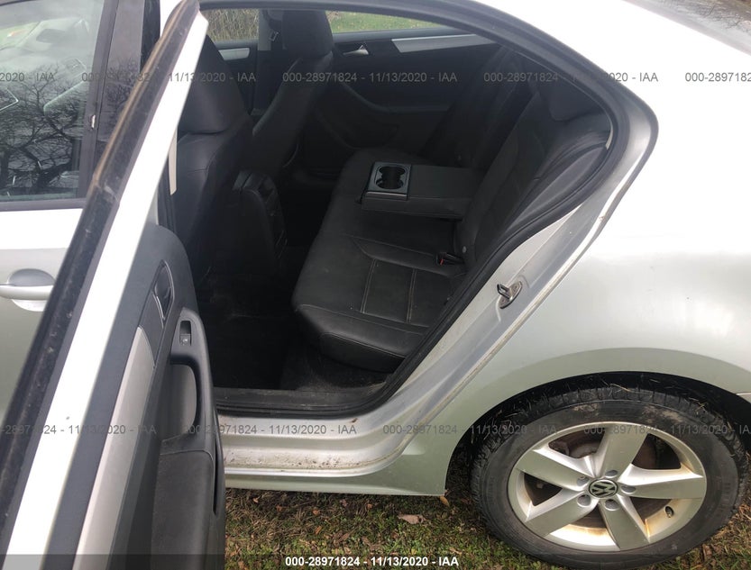 3VW3L7AJ7CM312688