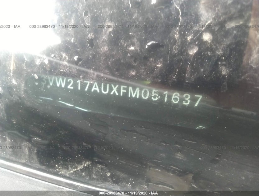 3VW217AUXFM051637