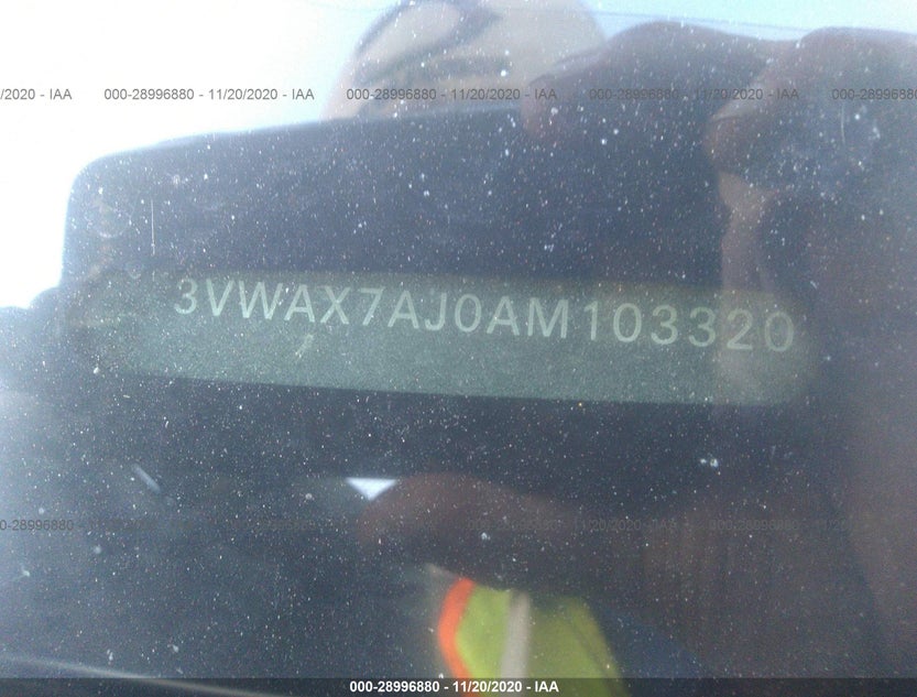 3VWAX7AJ0AM103320