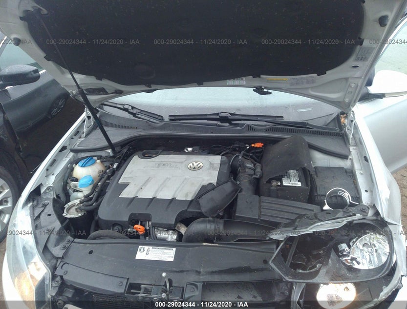 3VWML8AJ4BM629417