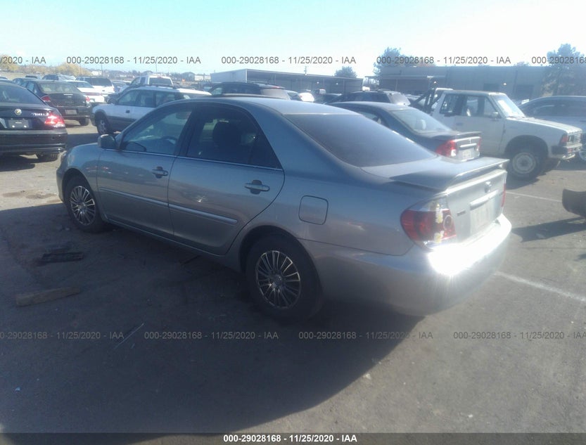 4T1BE32K15U628557