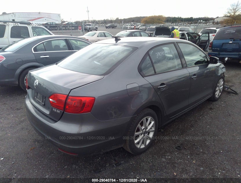 3VWDX7AJ8CM400870