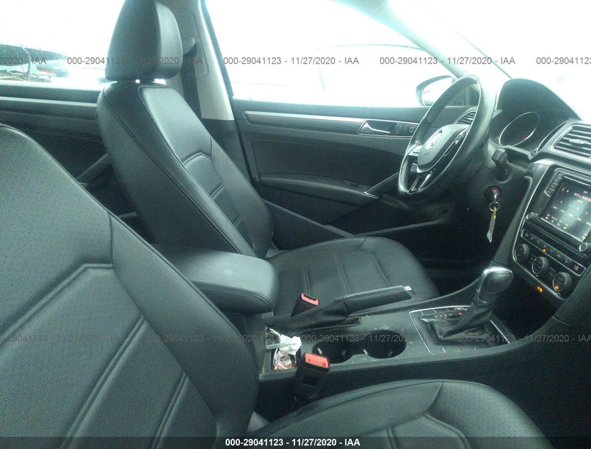 1VWDT7A33HC067242