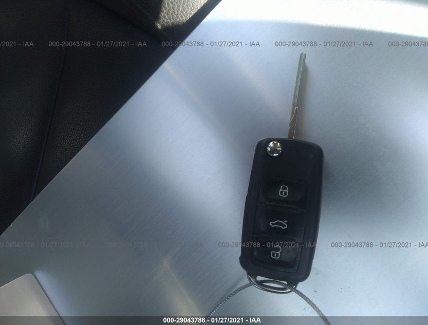 3VWPL7AJ0EM615882