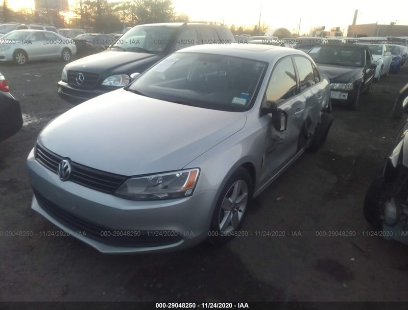3VWLL7AJ4CM409332