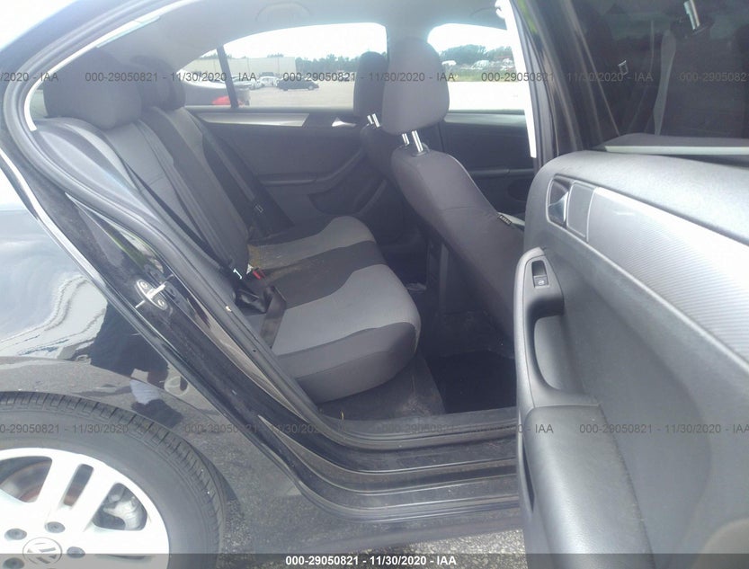 3VW2B7AJ5HM367940