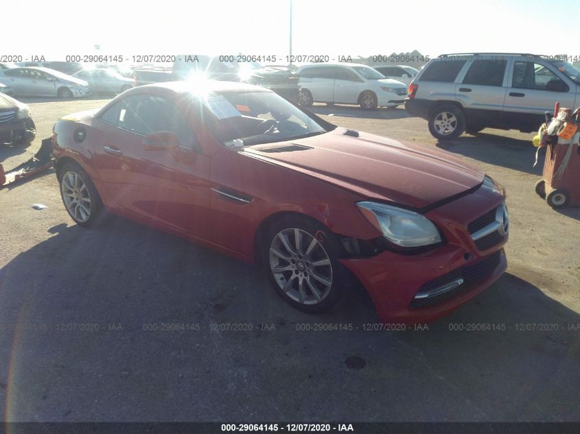 VIN WDDPK3JA8GF115461 2016 Mercedes-Benz SLK-Class,... no.1