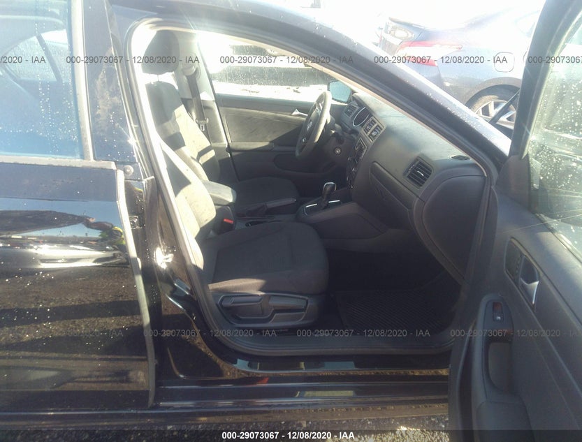 3VW267AJ5GM366421
