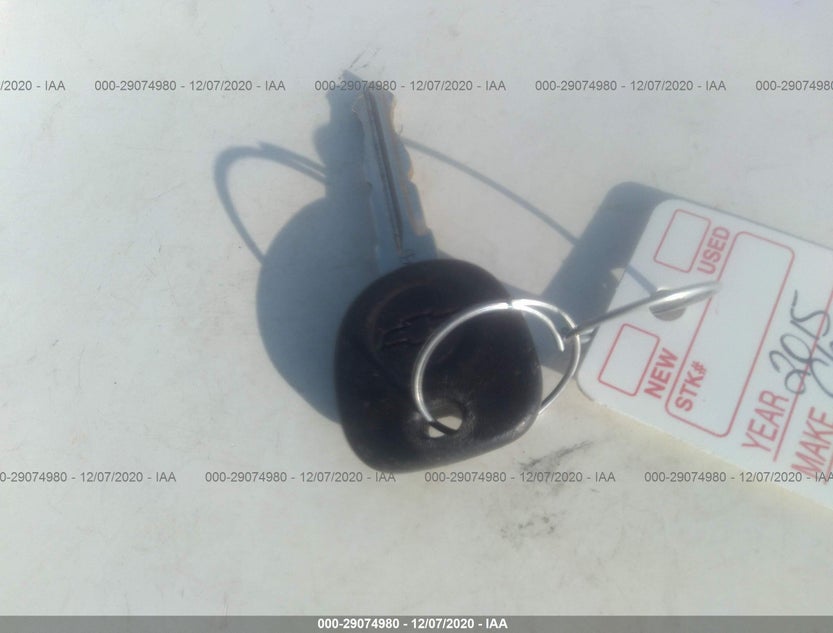 2G1WB5E36F1107208