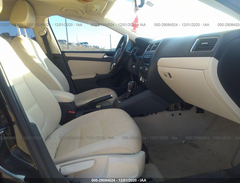 3VWDX7AJ9CM300941