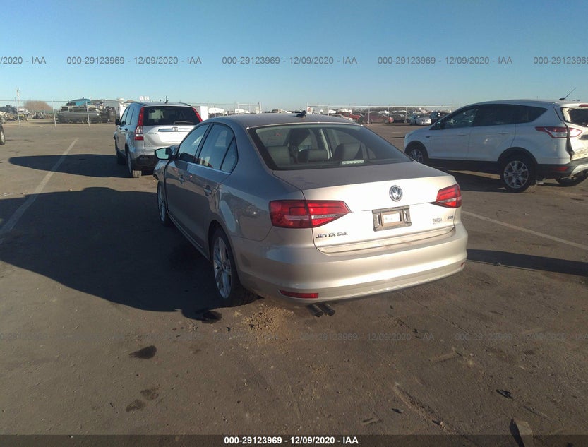 3VWLA7AJ5FM404604