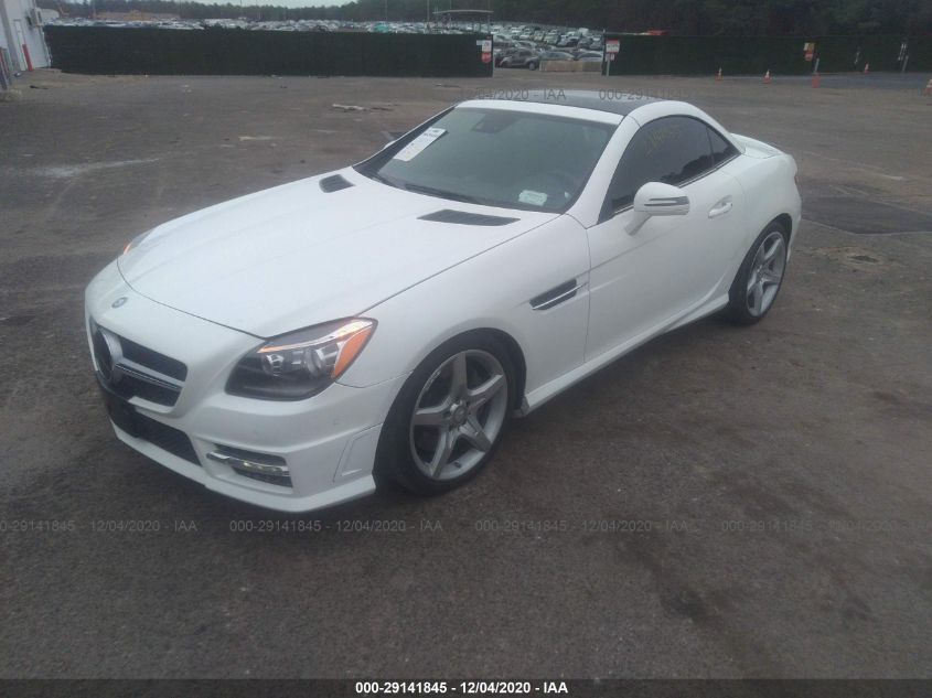 VIN WDDPK5HA9GF116586 2016 Mercedes-Benz SLK-Class,... no.2