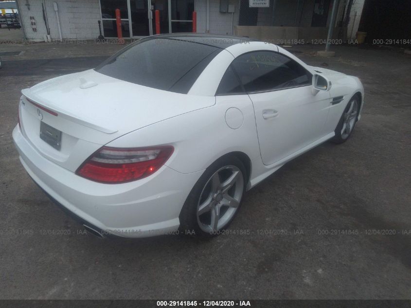 VIN WDDPK5HA9GF116586 2016 Mercedes-Benz SLK-Class,... no.4