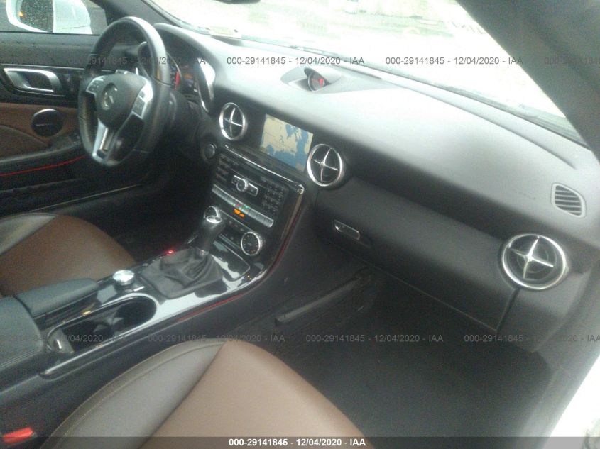 VIN WDDPK5HA9GF116586 2016 Mercedes-Benz SLK-Class,... no.5