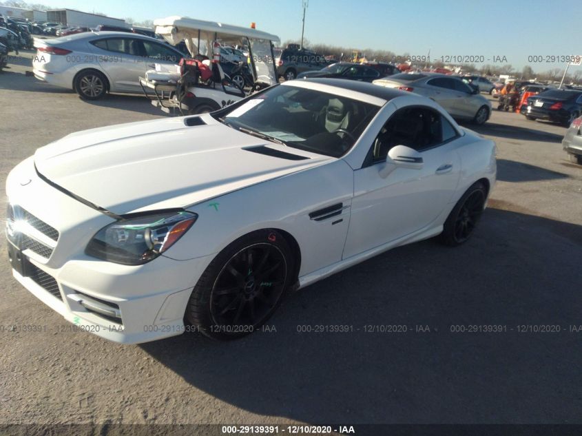 VIN WDDPK4HA6FF113752 2015 Mercedes-Benz SLK-Class,... no.2