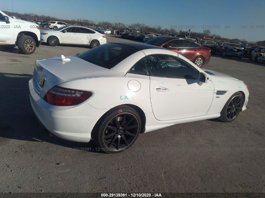 VIN WDDPK4HA6FF113752 2015 Mercedes-Benz SLK-Class,... no.4