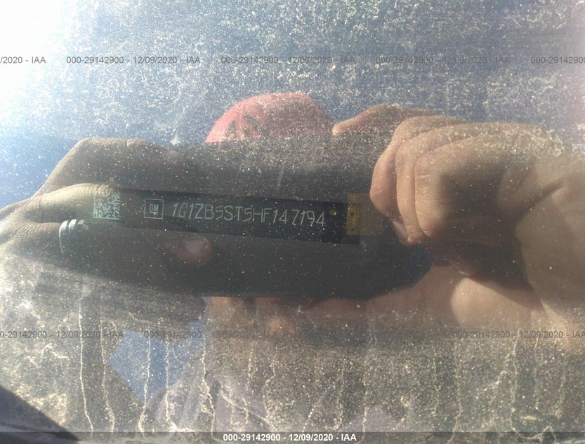 1G1ZB5ST5HF147194