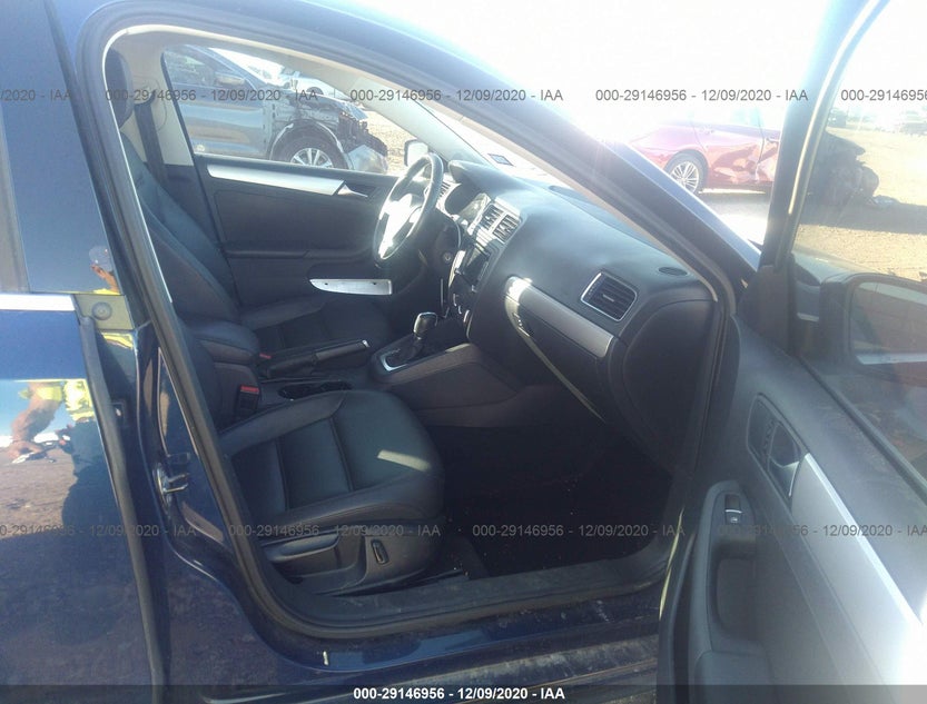 3VWDX7AJXDM352998